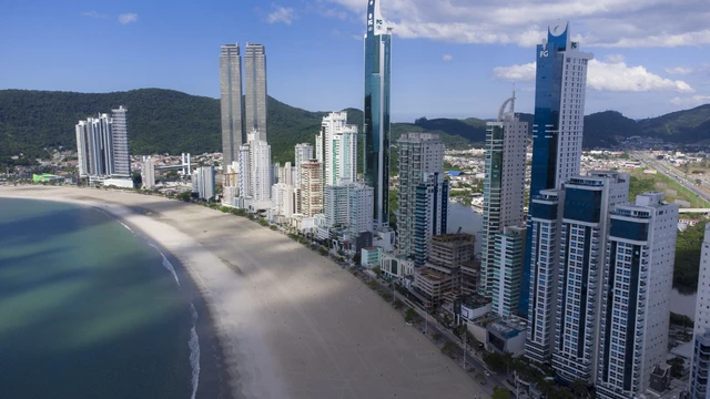 O Impacto do Mercado Internacional no Imobiliário e Seus Efeitos em Balneário Camboriú