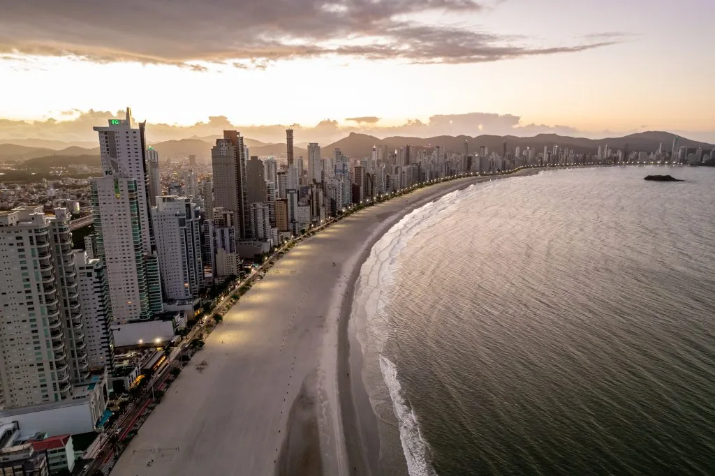 retrospectiva-do-mercado-imobiliario-de-bc-praia-brava-e-itapema-2022-1024x682