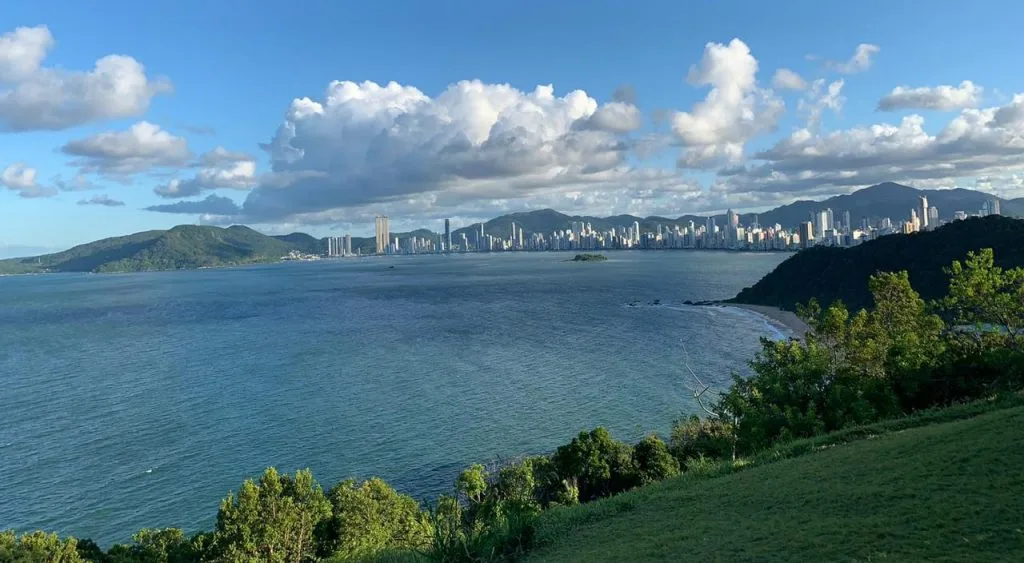 Conheca-o-Morro-do-Careca-em-Balneario-Camboriu-2-1024x563