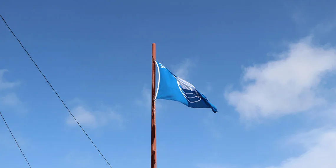 Três praias de BC recebem Selo no Programa Bandeira Azul