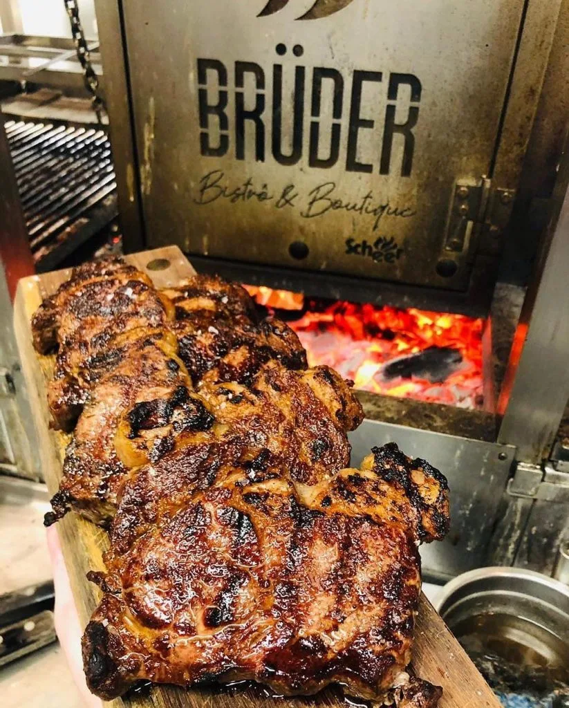 bruder-823x1024