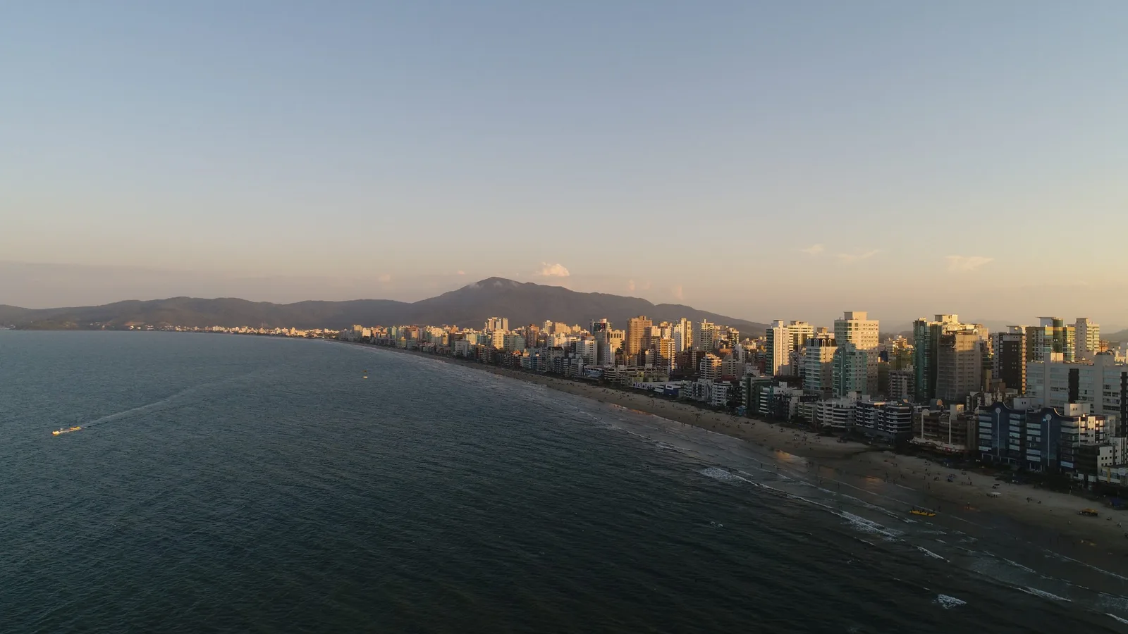 Valorização imobiliária em Itapema.