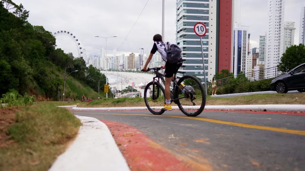 Rainha.00_02_08_04.Still014-1024x576