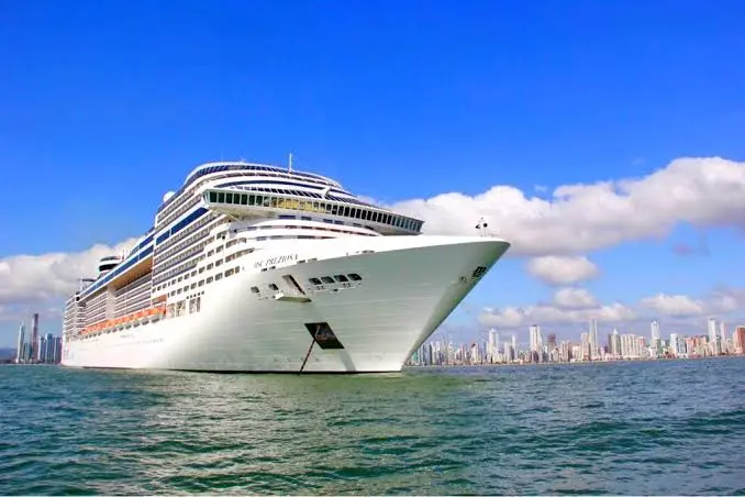 navios-de-cruzeiro-em-balneario-2-3