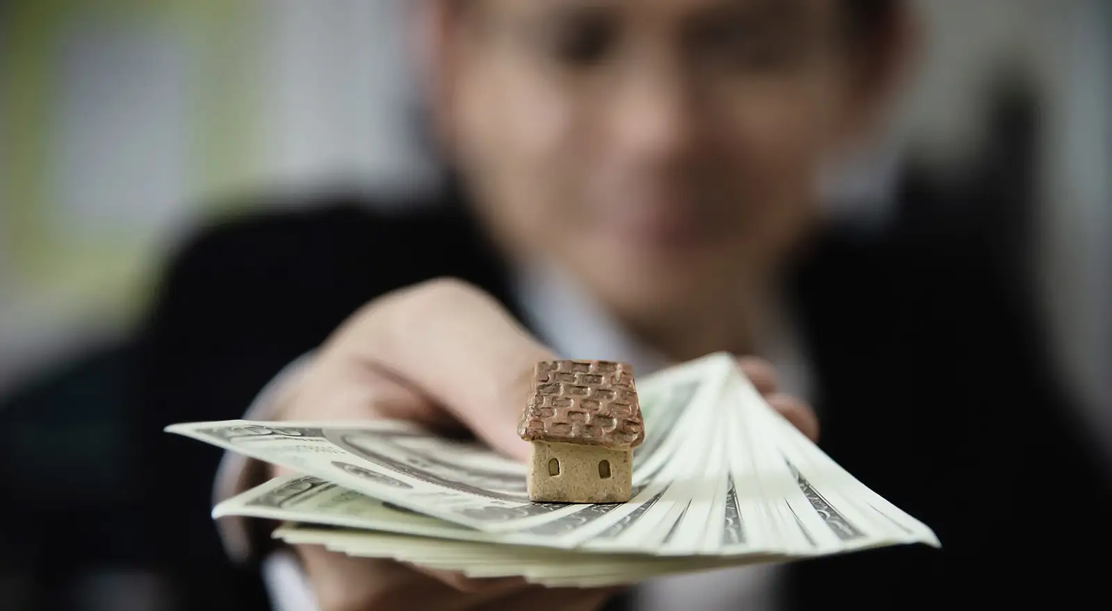 Por que é vantajoso fazer negócio com corretor de imóveis?