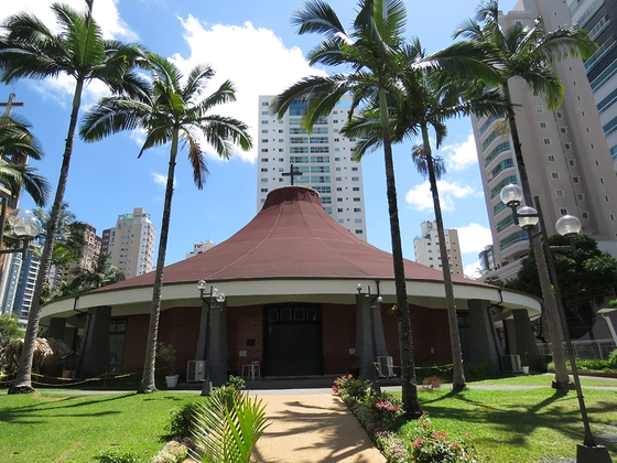Igreja Matriz de Santa Inês: Descubra Balneário Camboriú com a Salute Imóveis