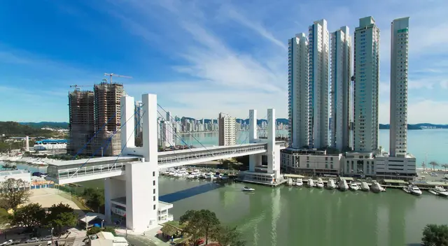 Passarela da Barra: Descubra Balneário Camboriú com a Salute Imóveis