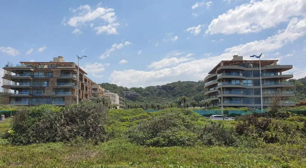 O-seu-resort-particular-na-Praia-Brava-3-1024x563