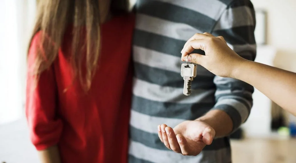 Quando-o-conjuge-precisa-assinar-transacoes-imobiliarias-2-1024x563