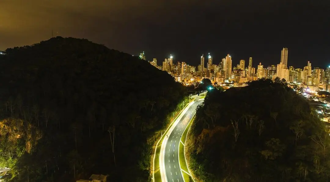 Avenida Panorâmica de Balneário Camboriú é liberada