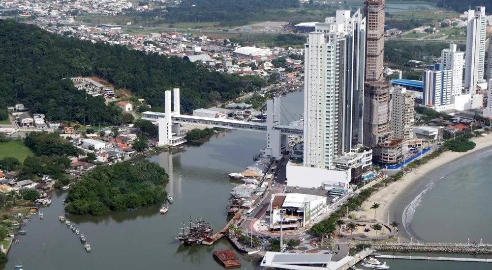 como chegar em Balneário Camboriú
