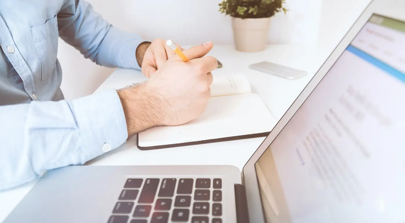 alugar ou comprar um imóvel com uma imobiliária