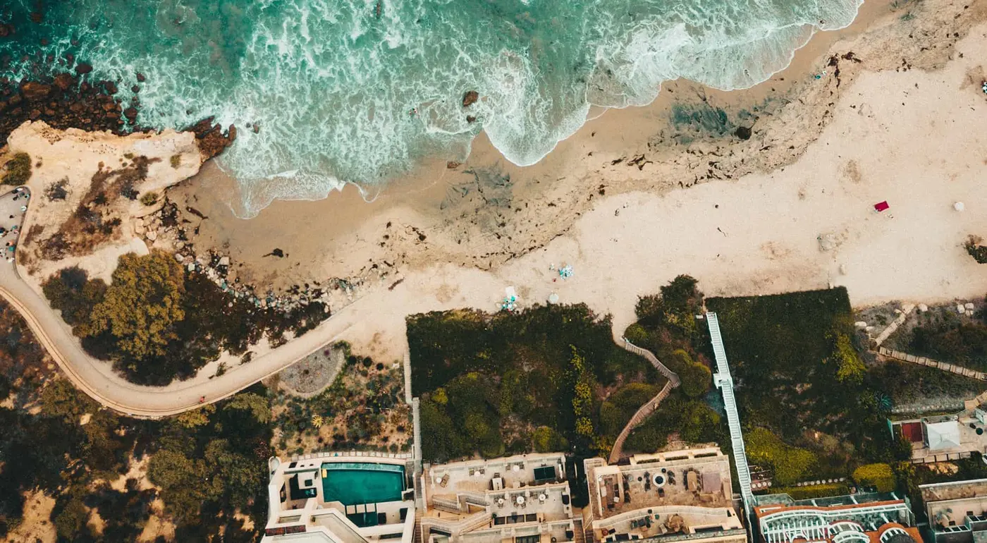 Im-C3-B3vel-na-praia-motivos-para-investir-em-um-valoriza-C3-A7-C3-A3o-1024x563