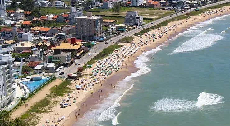 Onde-ficar-em-Balneario-Camboriu-praia-dos-amores-2
