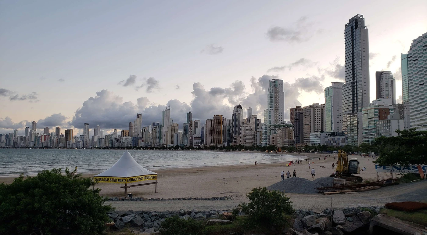 Onde-ficar-em-Balne-C3-A1rio-Cambori-C3-BA-barra-norte-1-1024x563