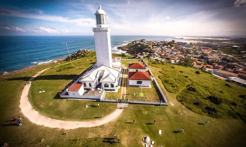 O-que-fazer-em-Santa-Catarina-Encantos-do-Sul-ber-C3-A7o-das-baleias-francas