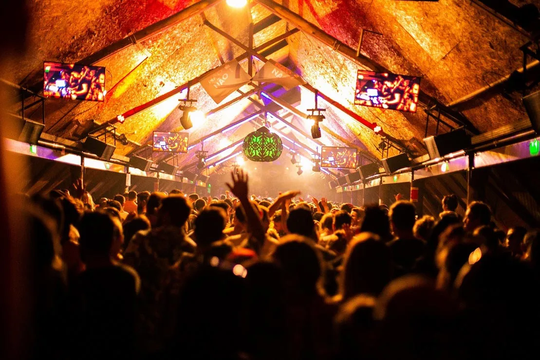 Warung-Beach-Club-1
