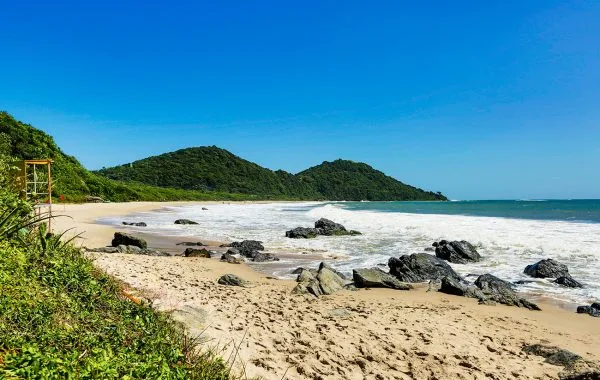 Praia-do-Buraco