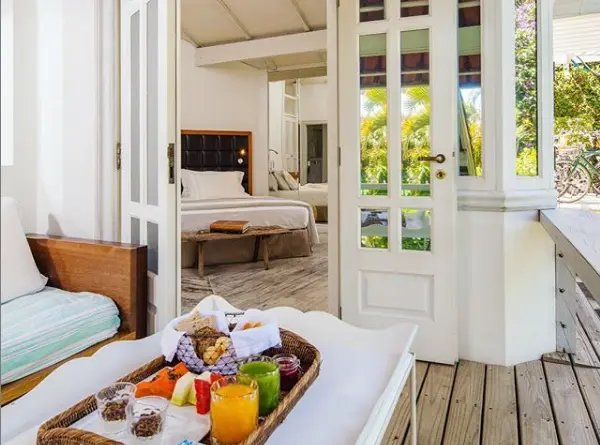 O-melhor-hotel-de-Balne-C3-A1rio-Cambori-C3-BA-quarto-300x223