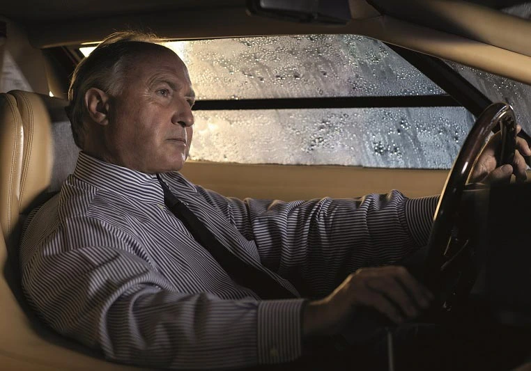 Tonino-Lamborghini-assinar-C3-A1-pr-C3-A9dio-em-Balne-C3-A1rio-Cambori-C3-BA-3